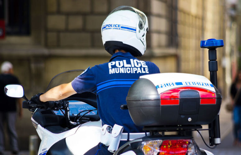 policier municipale motard